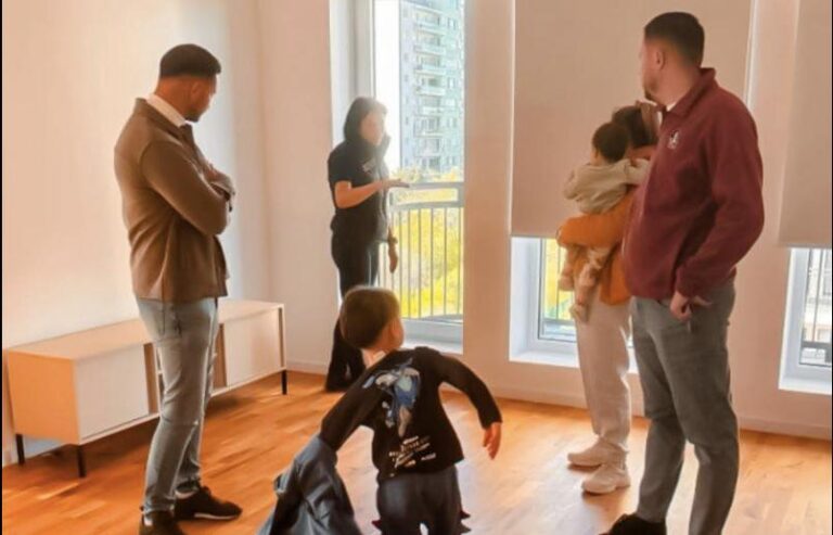 Primele familii din blocul afectat de explozie din Rahova s-au mutat în locuințe oferite de Primărie