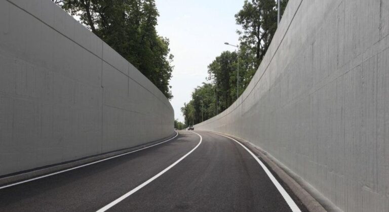 Restricții de circulație în Pasajul Piața Muncii din cauza unei avarii la rețeaua de apă