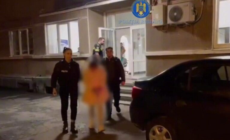 Reținerea a două tinere după un furt și agresiune într-un mall din București