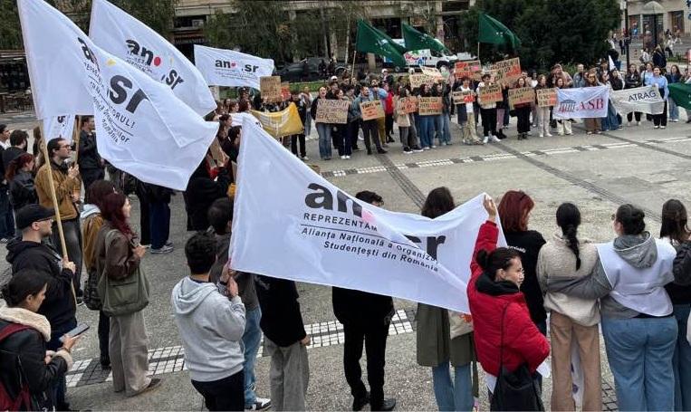 Studenţii protestează joi în Piaţa Victoriei
