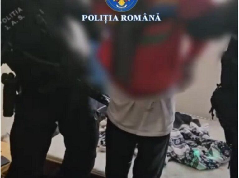 Un bărbat a agresat o femeie și i-a furat geanta