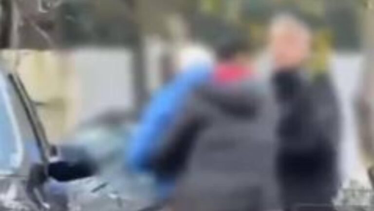 Agresiune asupra unui livrator străin în București: Tentativa de furt a fost dejucată