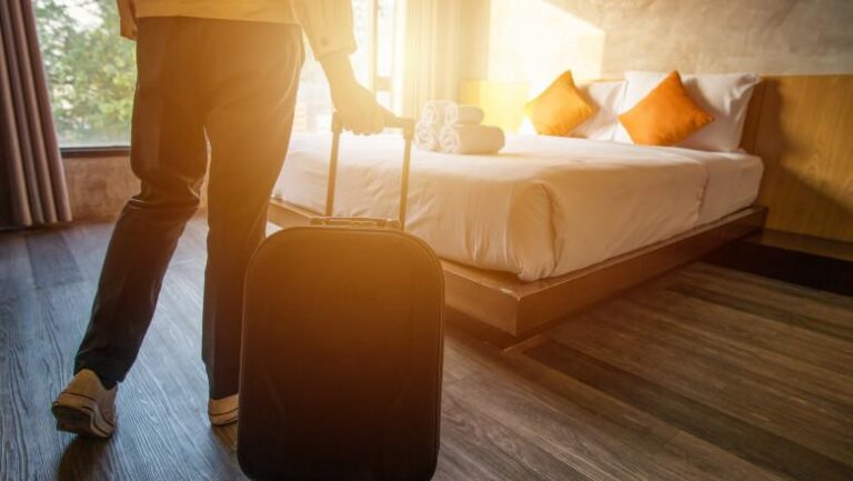 Cocktail Holidays pierde licența de turism: Ministerul Economiei confirmă nereguli grave, iar compania cere insolvența