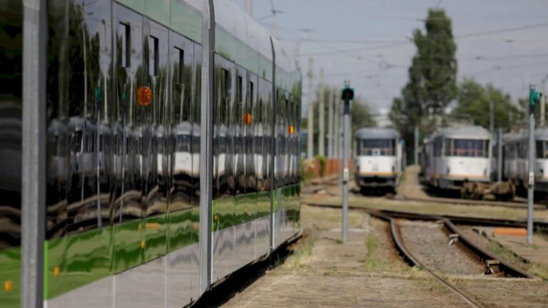 Controversa achiziției tramvaielor de la Electroputere Pașcani continuă