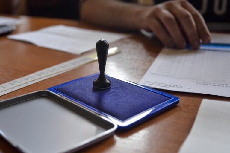 Începe depunerea candidaturilor pentru funcţia de primar în localităţile care vor organiza alegeri parţiale pe 7 decembrie