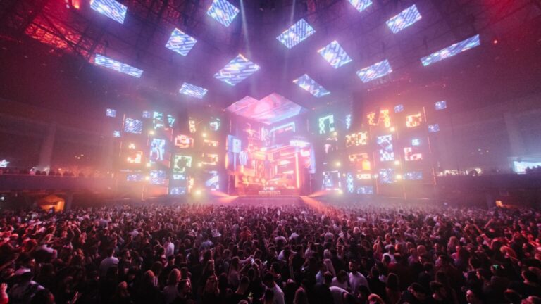 Muzică, dans și distracție ca-n discotecile din anii ’90 și 2000: Nostalgia Imaginarium🪩 Festivalul e în weekend, la Romexpo