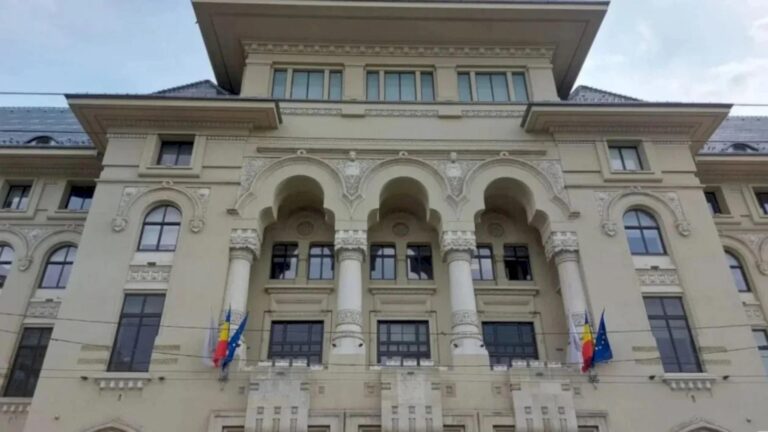 Primăria Capitalei împrumută 100 de milioane de lei pentru facturile restante la termoficare
