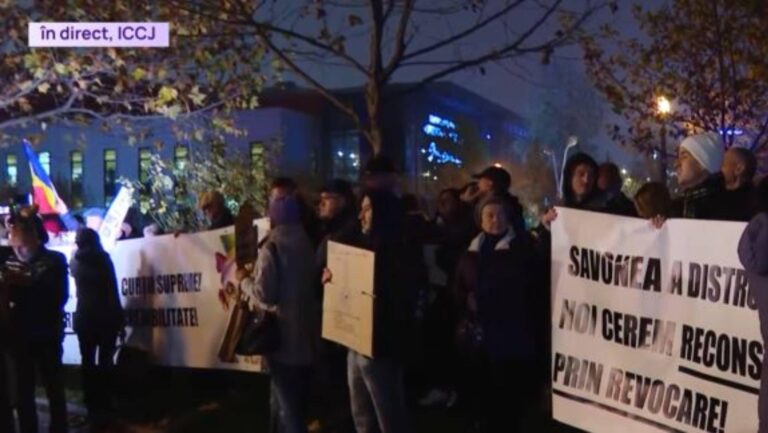 Protest în fața ÎCCJ împotriva Liei Savonea: „Vrem justiția corectă înapoi”