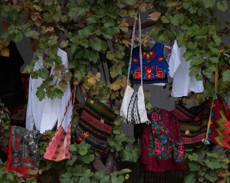 Târgul Piața Țărănească și Meșter(Ești)! se desfășoară în weekend la Muzeul Țăranului