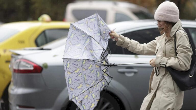 Avertizare METEO | Cod galben de vânt puternic în București și alte județe până diseară