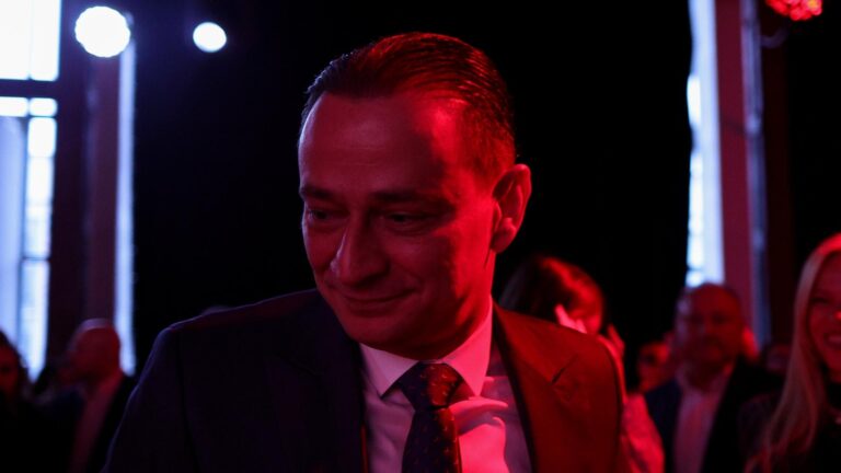 Daniel Băluță, la mulți ani matinali către sine și ceilalți Daniel și Daniela, inclusiv cu poză-felicitare cu dumnealui. Cine e sfântul sărbătorit azi