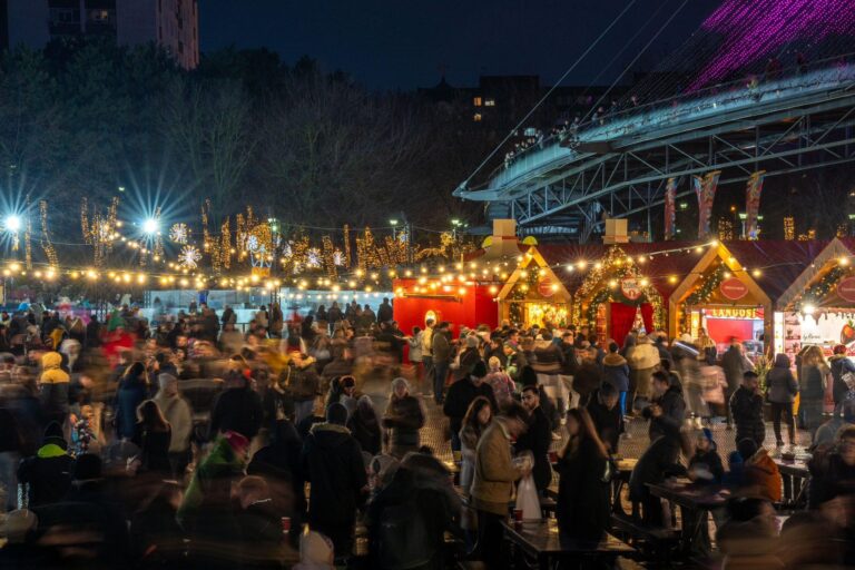 Prețurile la mâncare la West Side Christmas Market din Drumul Taberei