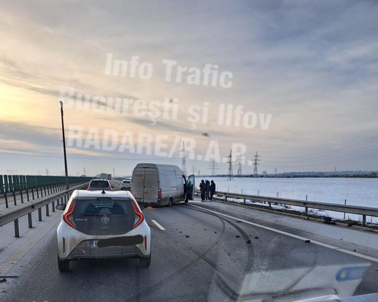 Accident pe Autostrada A0, dificultăți în trafic