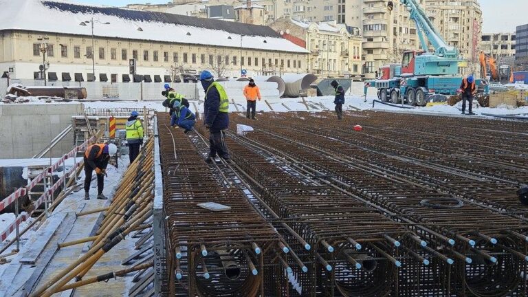 Continuarea lucrărilor de refacere a Planșeului Unirii în condiții de ger