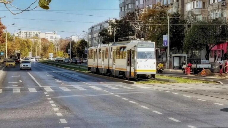 Linia 10 este blocată pe Șoseaua Ștefan cel Mare. STB a instituit linia de navetă 610 pentru călători