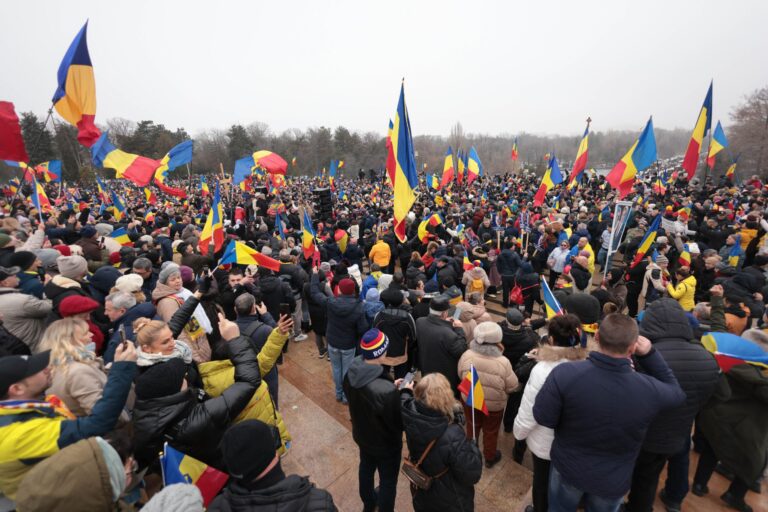 Marș spontan neautorizat în București, circulația afectată