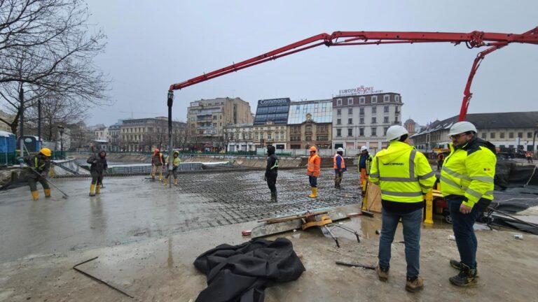 Proiectul de la Planșeul Unirii progresează rapid, cu o nouă secțiune de beton turnată