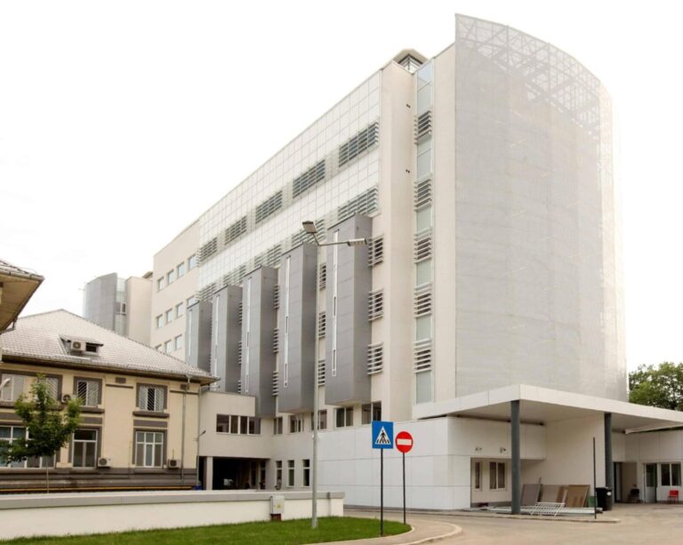 ASSMB înființează secția de chirurgie cardiovasculară a Spitalului „Dr. Victor Gomoiu” cu aproape 650.000 de euro