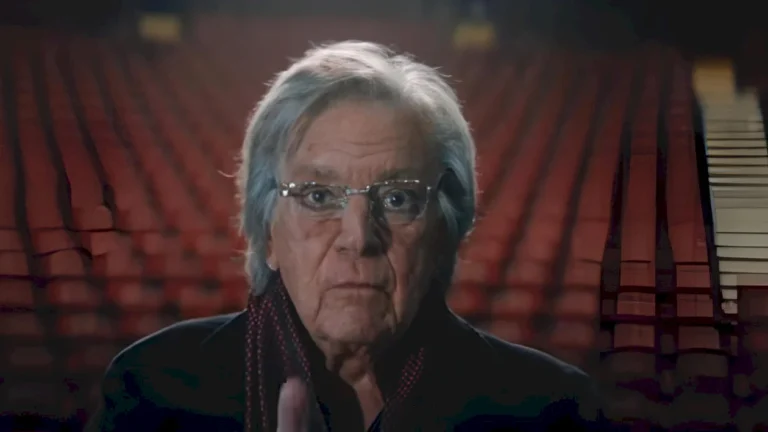 La mulți ani, Florin Piersic! Actorul împlinește azi 90 de ani, aseară a fost celebrat pe scena Teatrului Național București