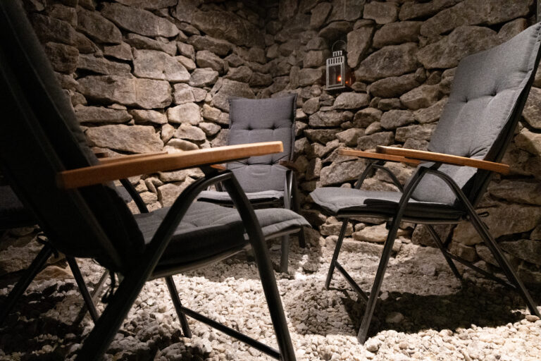 Cum te relaxezi la salină: 60 de minute care îți „desfundă” mintea