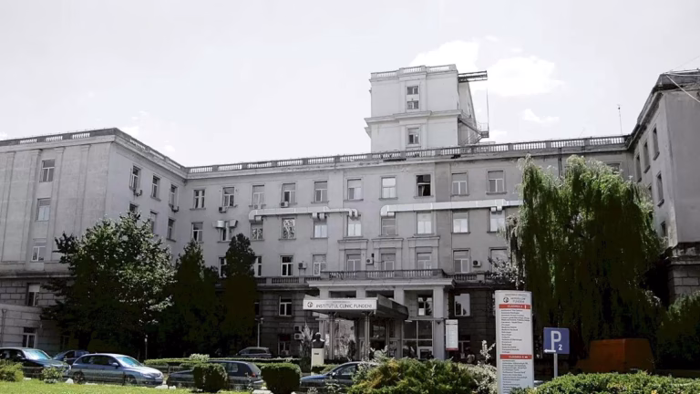 Incendiu la Spitalul Fundeni, provocat de un generator electric. DSU: Nu sunt pacienți afectați