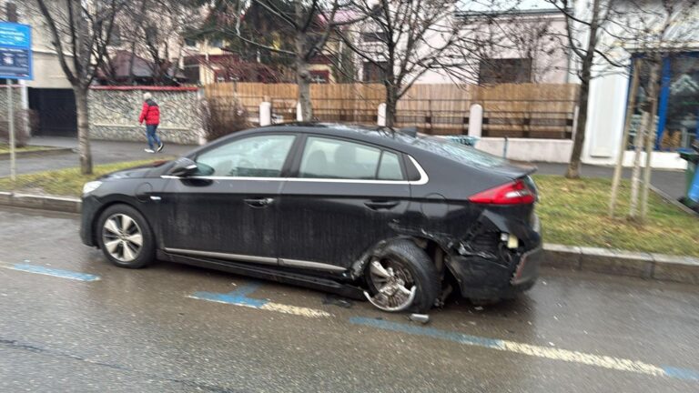 Incident neplăcut pentru o bucureșteancă într-o parcare albastră de pe Șoseaua Mihai Bravu