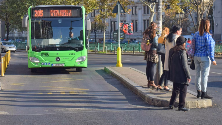 Traseu modificat pentru linia 205, în weekend