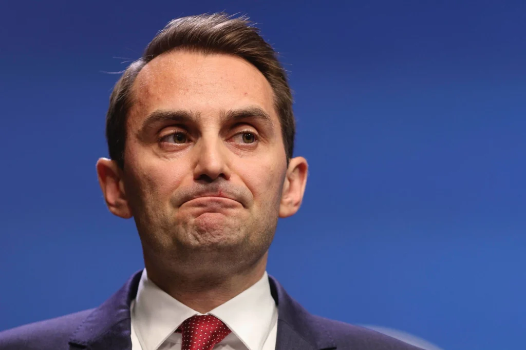 Bolojan amână restructurarea comisiei pentru investiții străine - Politica