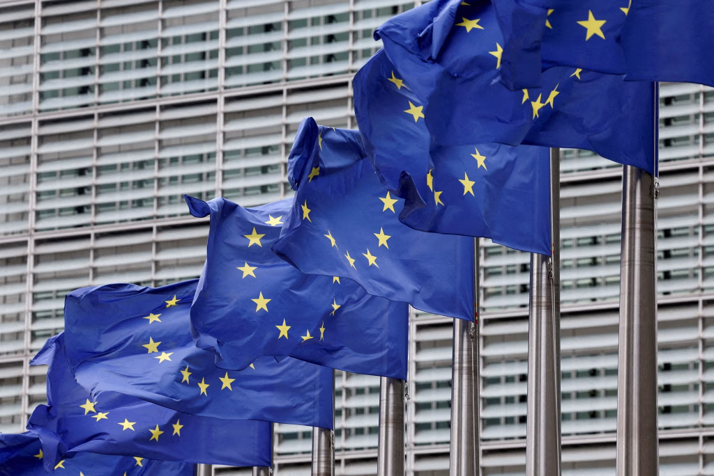 Bruxelles bagă bani grei în Est: și România prinde fonduri - Politica
