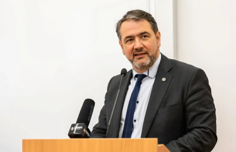 Consilierul lui Nicușor Dan îl face praf pe Călin Georgescu