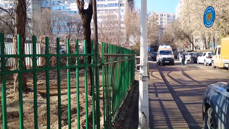 Local ilegal pe Mladinovici, dezafectat de Primăria Sectorului 4 - Bucuresti