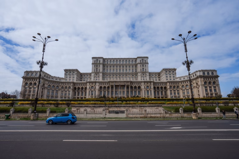 Primăria blocată de contract: penalități până în iunie