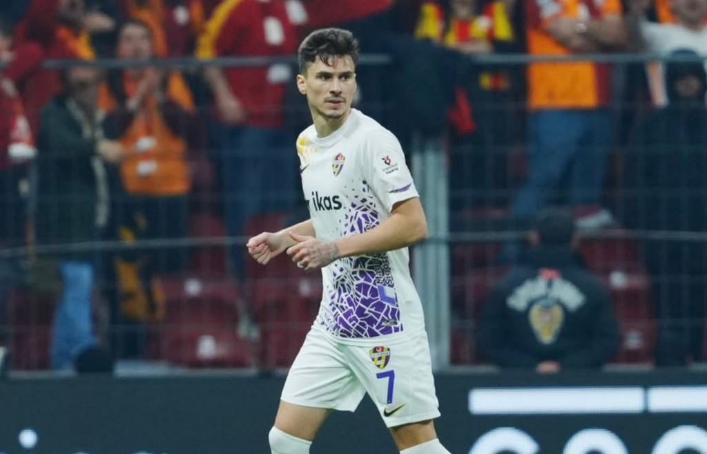 Rotariu a spart plasa la Istanbul, turcii au înnebunit - Sport