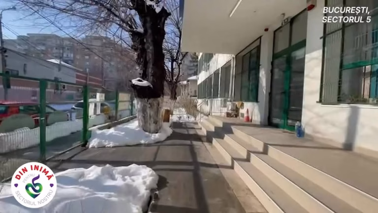 Școlile din Sectorul 5 sunt curate de zăpadă și gata de elevi