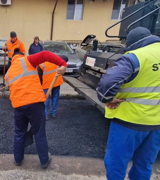 Vine primăvara cu asfalt proaspăt în Sectorul 4