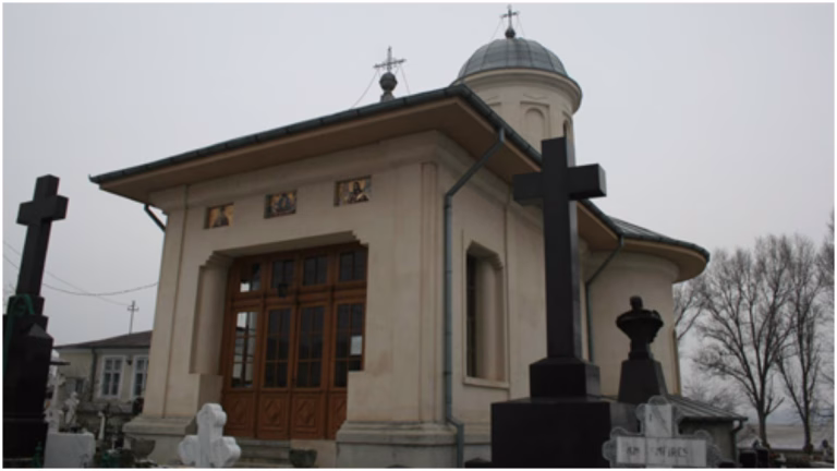 Atenție la călugărițele false de pe TikTok! “Maica Veronica” și “Maica Maria” pretind că sunt de la Mănăstirea Pasărea și oferă servicii dubioase contra cost