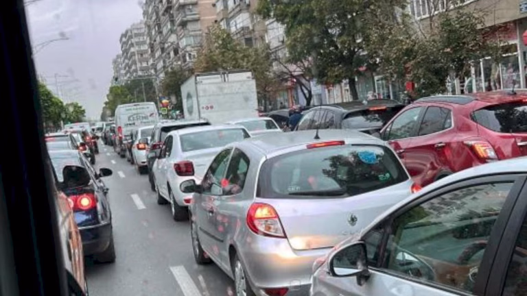 Blocaj pe Bulevardul Iuliu Maniu din cauza unui accident