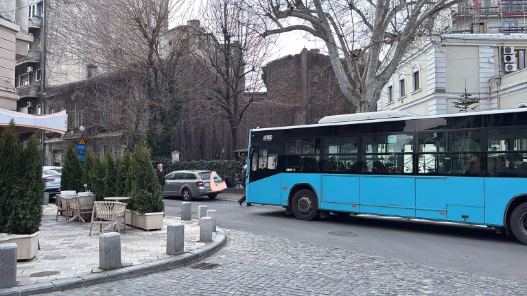 Linia 368, blocată pe strada Episcopiei din București