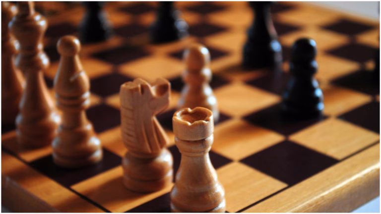 Muzeul Antipa deschide înscrierile pentru atelierele de șah destinate copiilor