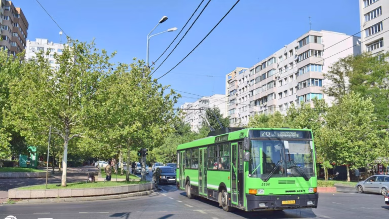 Sfat surprinzător de la un dispecer STB, relatat de un bucureștean în așteptarea unui tramvai absent