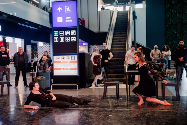 Spectacol de balet surpriză pe Aeroportul Otopeni de Ziua Femeii