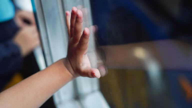 Tragedie în Capitală: Un copil de cinci ani a decedat după o cădere de la etajul 9