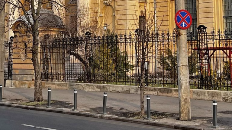 Trotuarele de pe Bulevardul Eroii Sanitari au fost eliberate pentru pietoni