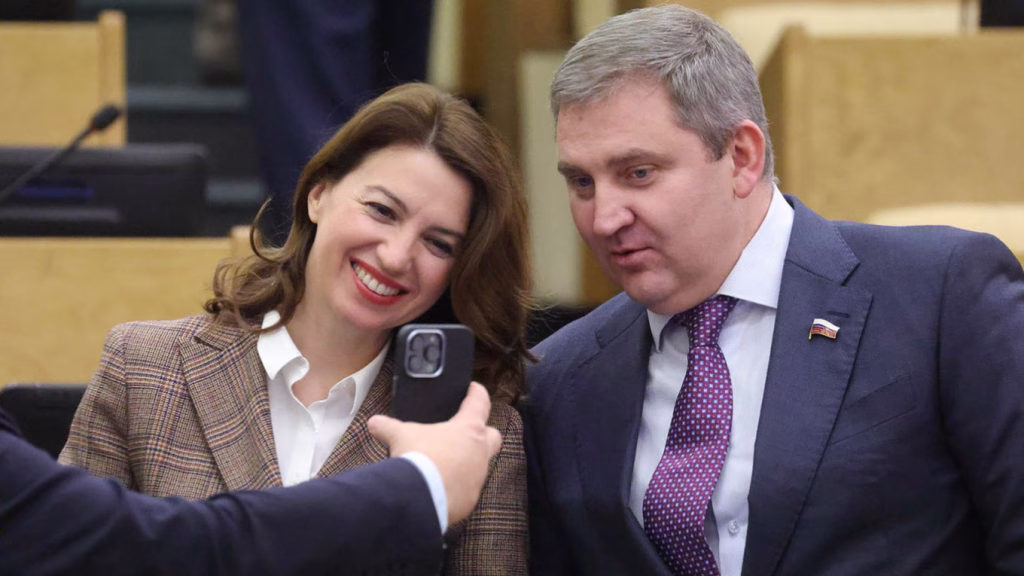 Apple blochează conturile deputaților ruși din Duma de Stat - Politica