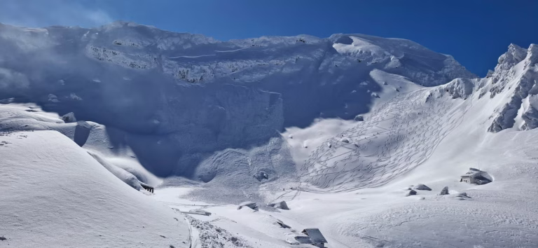 Bâlea Lac: 162 cm de zăpadă și avertisment pentru schiori
