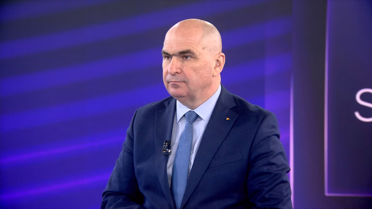 Bolojan taie acciza la motorină și pune petrolul să plătească