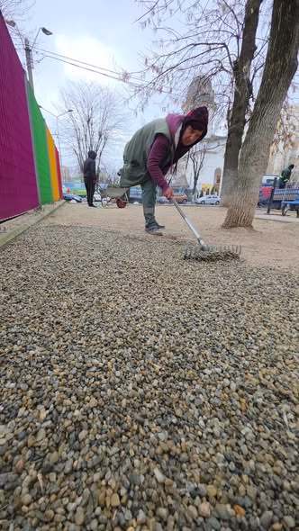 Curățenie de primăvară și în parcurile pentru câini din Sectorul 4