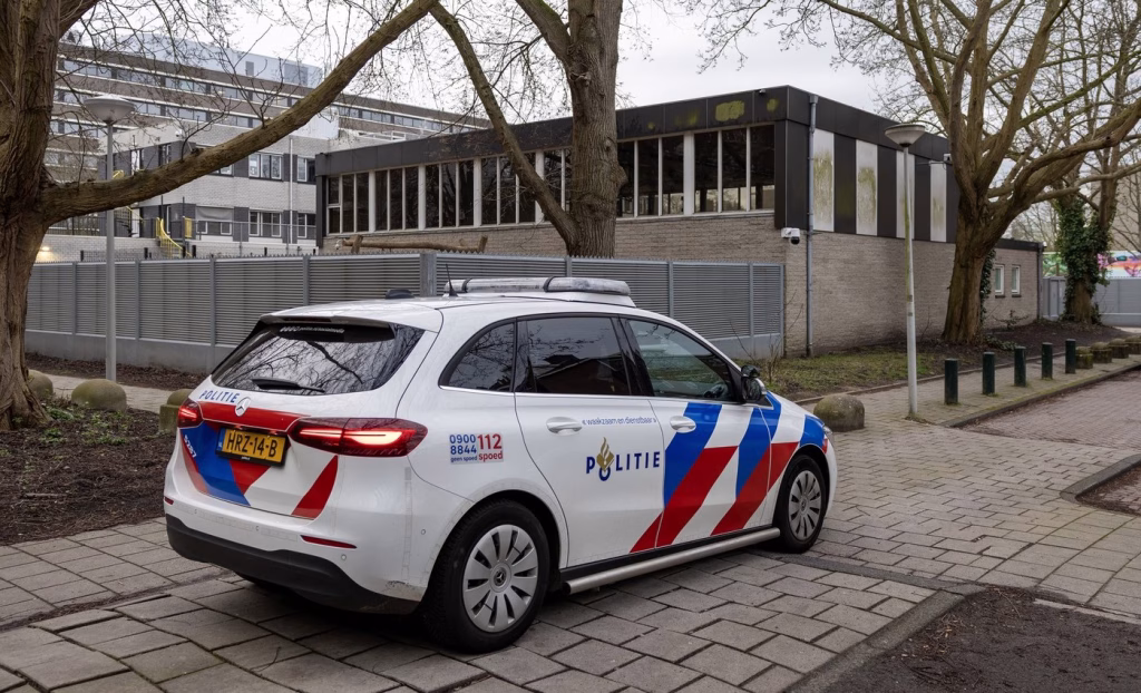 Explozie la o școală evreiască din Amsterdam, primarul vorbește de atac - Politica