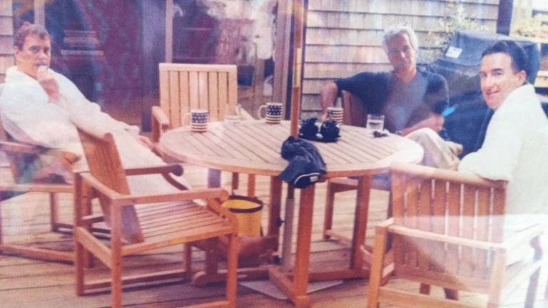 Fotografie bombă cu prințul Andrew, Epstein și un lider laburist