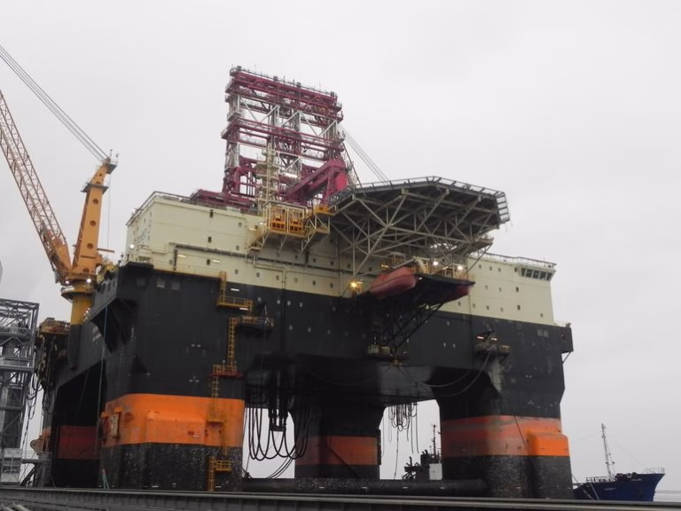 Lukoil dă în judecată România: „Nu plecăm din Marea Neagră!